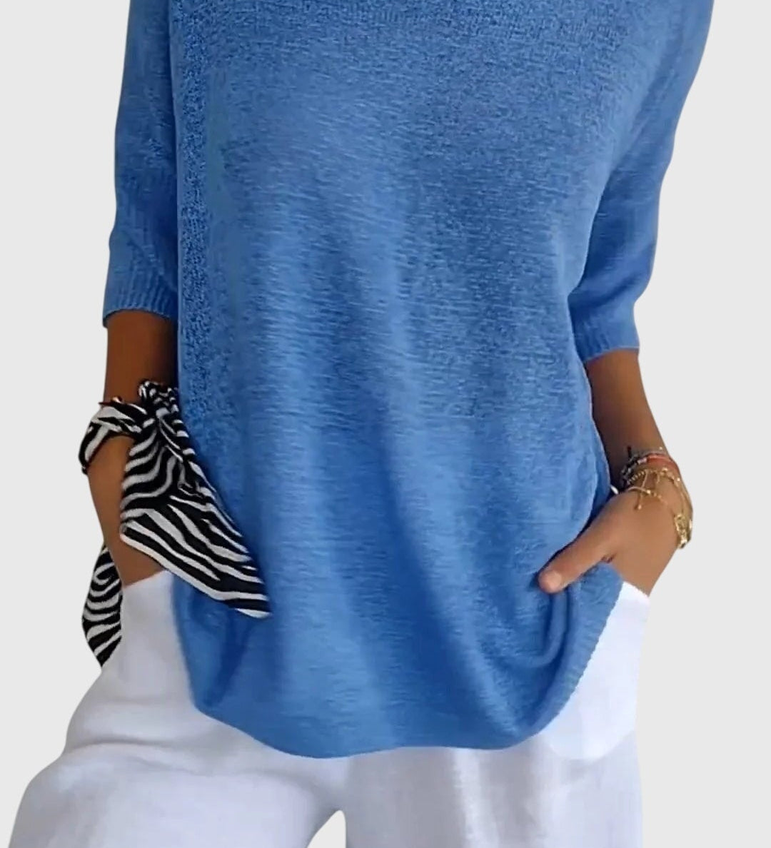 Cassandra™ | Elegantní top s V výstřihem